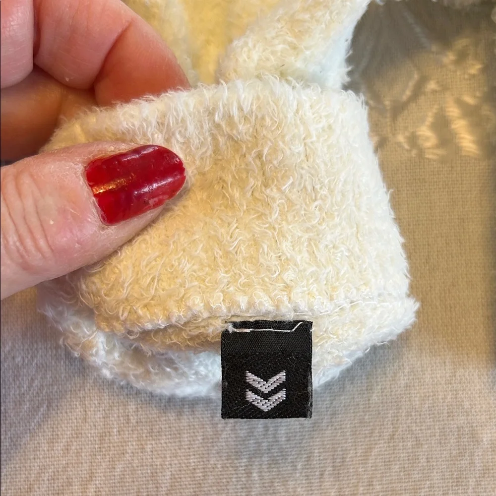 Isotoner Cream & Brown Fuzzy Women’s Gloves; Incredibly Soft & Warm!Barely Worn! - Picture 4 of 8